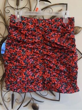 Zara Ruched Mini Skirt with Red & Pink Floral Print 97% Cotton 3% Elastic